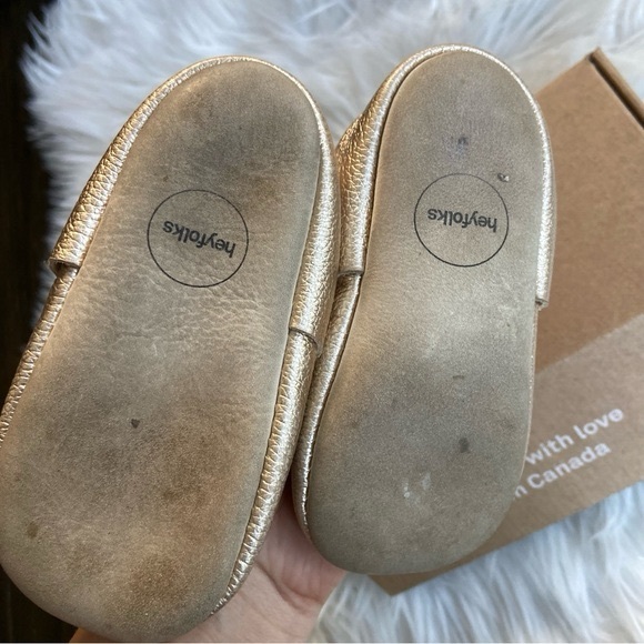 Hey Folks Canadian made gold moccasin sz 6 - Picture 2 of 3
